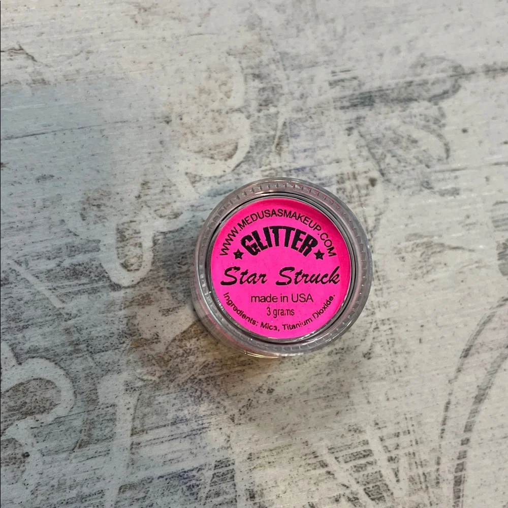 Medusas Makeup Glitter Eyeshadow in Color Star Struck